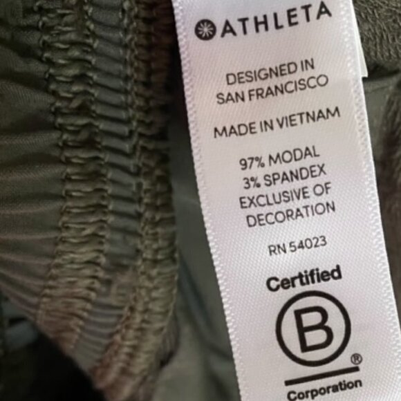 Athleta Compose Short in Olive XSmall - Picture 5 of 5